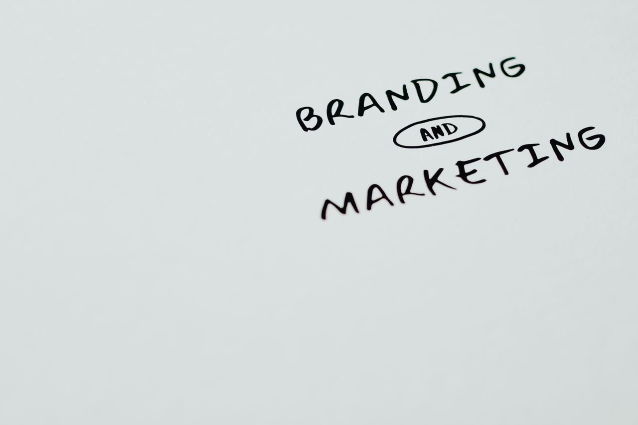 Mastering the First Impression: Your intriguing post title goes here A minimalist image featuring the words 'Branding' and 'Marketing' on a white background, ideal for digital marketing themes.